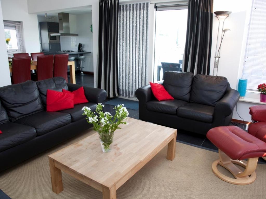 Hôtel Landal De Bloemert à Zuidlaren Extérieur photo